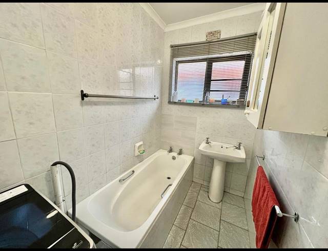 3 BEDROOM HOUSE FOR SALE IN SILVERSANDS